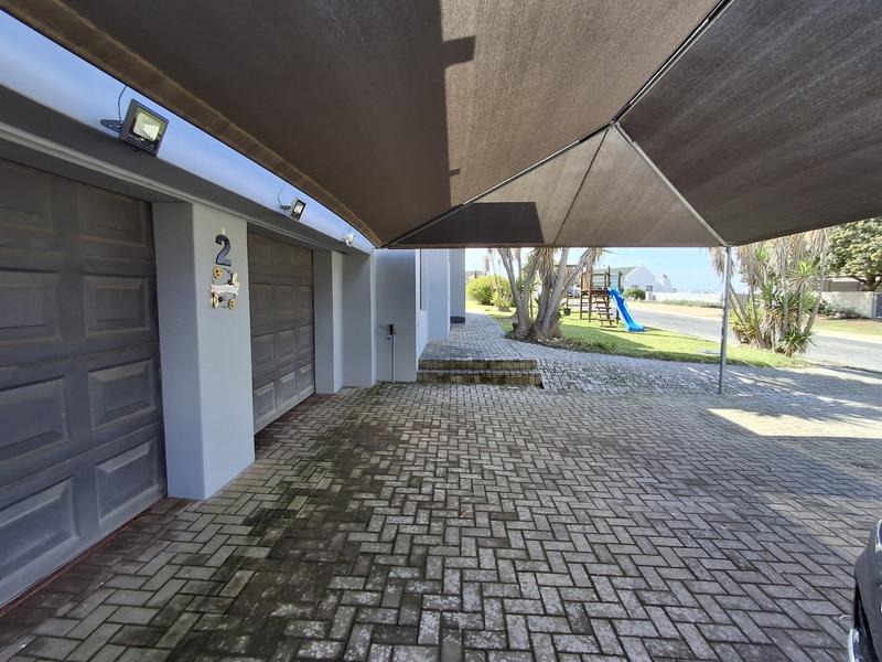 4 Bedroom Property for Sale in Britannia Bay Western Cape